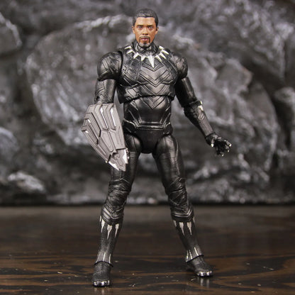 Black Panther 7" Action Figure – T'Challa with Vibranium Shield