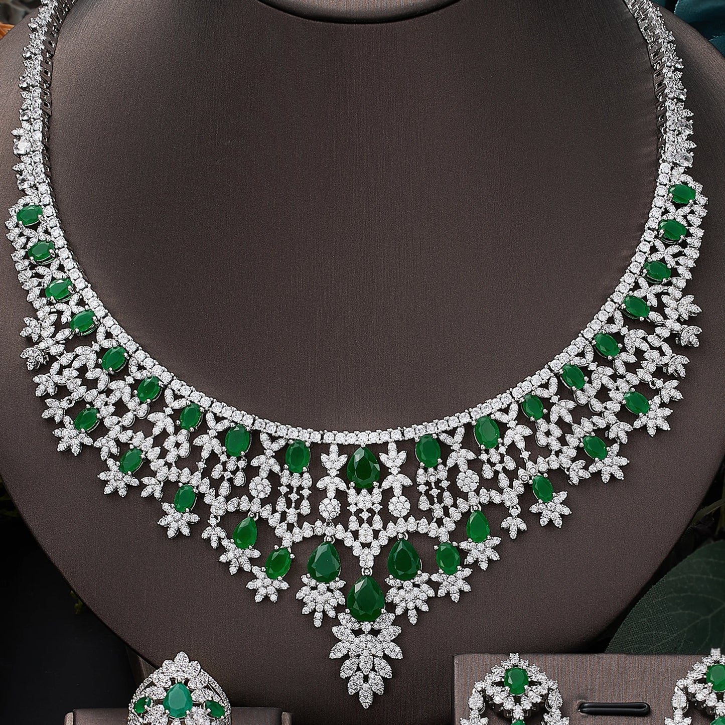 4-Piece Cubic Zirconia Jewelry Set – Elegant Crystal Set