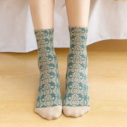 5 Pairs Women Vintage Floral Socks Set – Comfortable & Stylish