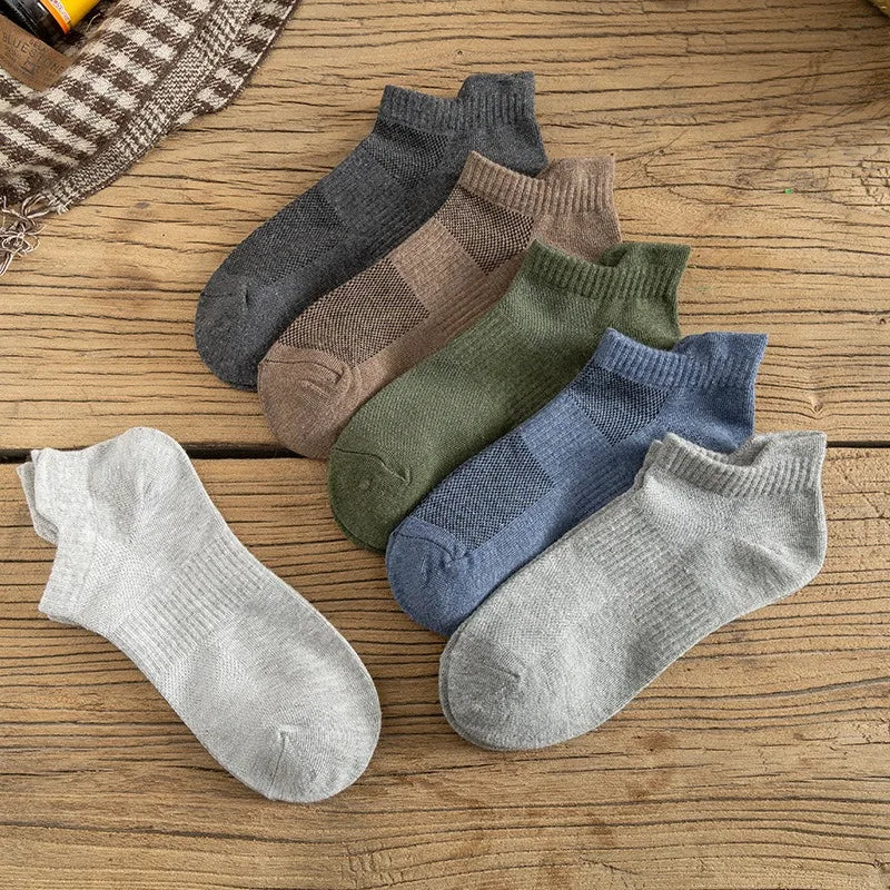 8 Pairs High-Quality Cotton Men’s Short Socks – Breathable & Sweat-Absorbing