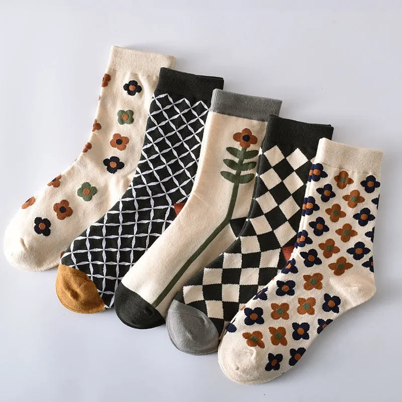 5 Pairs of Retro Small Flower Diamond Grid Medium Tube Socks