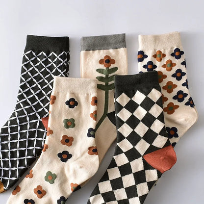 5 Pairs of Retro Small Flower Diamond Grid Medium Tube Socks