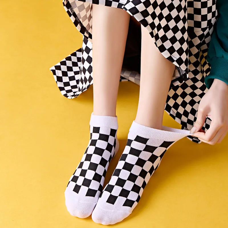 Street Fashion Squares Pattern Socks