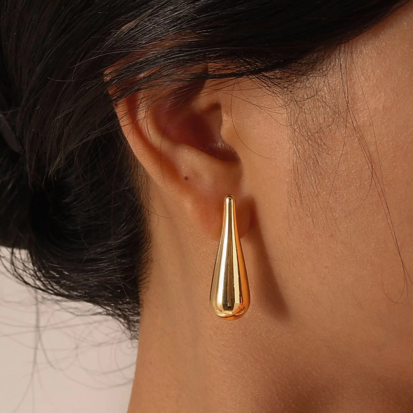 Glossy Teardrop Earrings