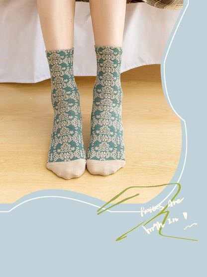 5 Pairs Women Vintage Floral Socks Set – Comfortable & Stylish