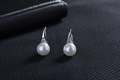 Stunning 925 Silver Needle Earrings with Freshwater Pearls