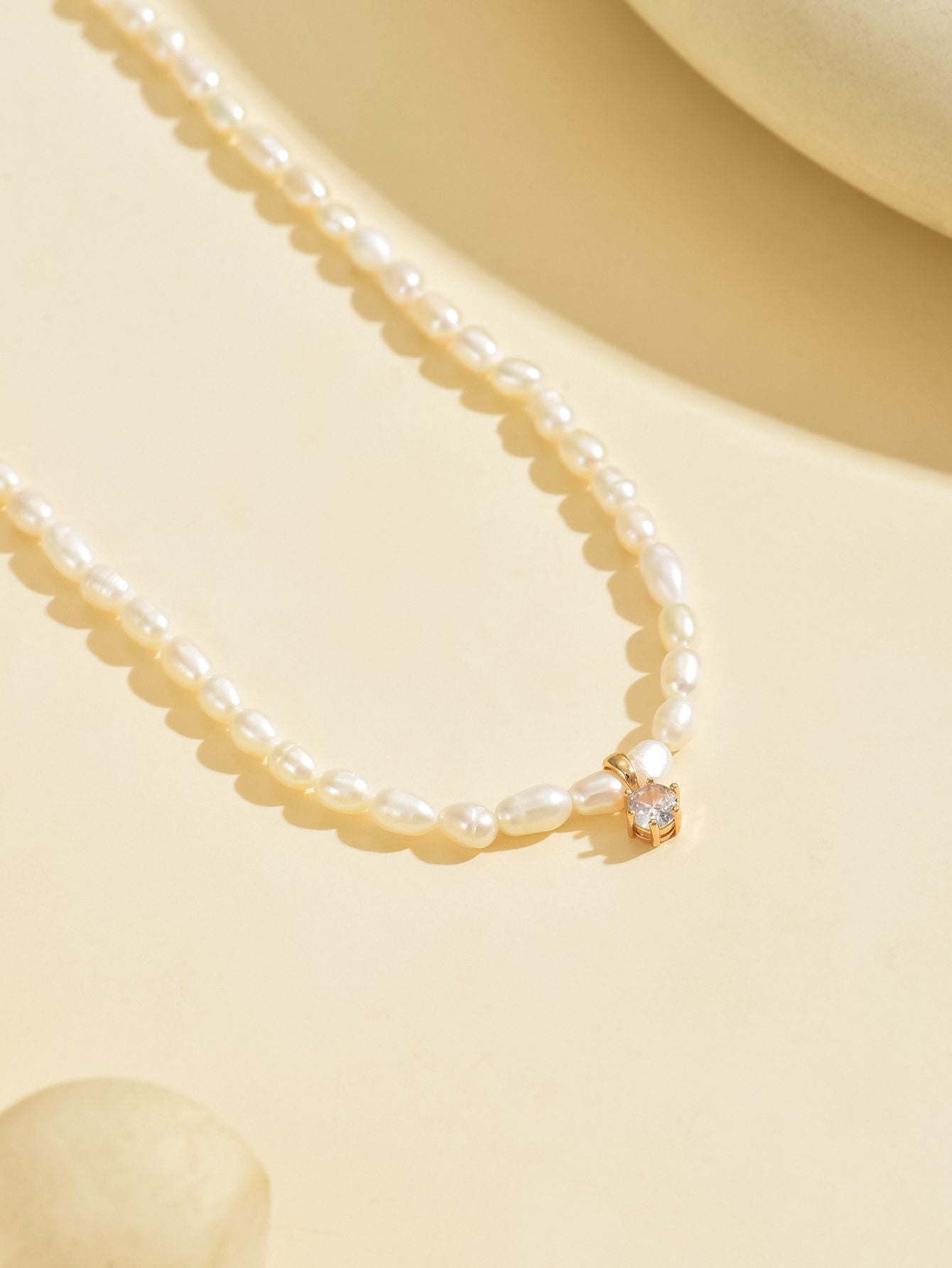 Freshwater Pearl Choker Necklace with Diamond Pendant for Women