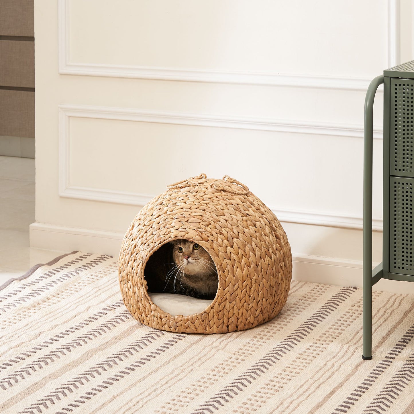 Gertrude Water Hyacinth Round Cat Bed Cave with Handles